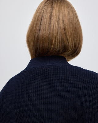 PADDED V-NECK SWEATER NAVY BLUE