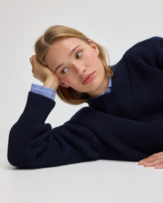 PADDED V-NECK SWEATER NAVY BLUE