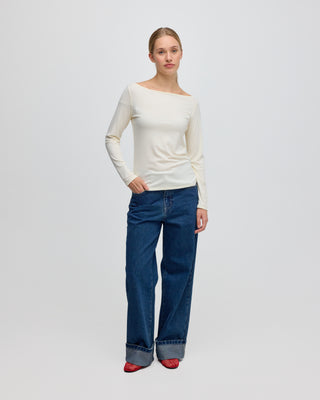 STRETCHY BOAT NECK TOP ECRU