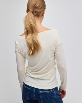 STRETCHY BOAT NECK TOP ECRU