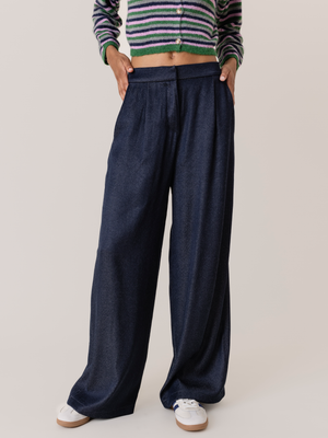 PLEATED FLOWY TROUSERS NAVY BLUE