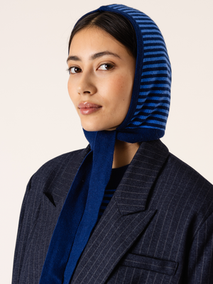 KNITTED STRIPED HOOD BLUE