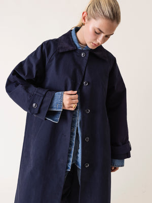 PLEATED LARA TRENCHCOAT NAVY BLUE