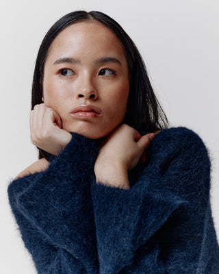 ALPACA OFF-SHOULDER SWEATER NAVY BLUE – LEWIS & MELLY