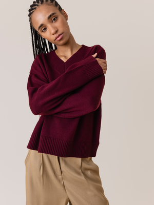 MARY V NECK SWEATER BURGUNDY Lewis Melly