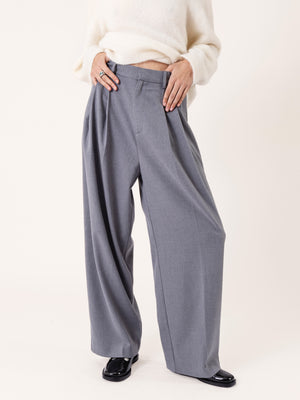 RELAXED PLEATED TROUSERS GREY